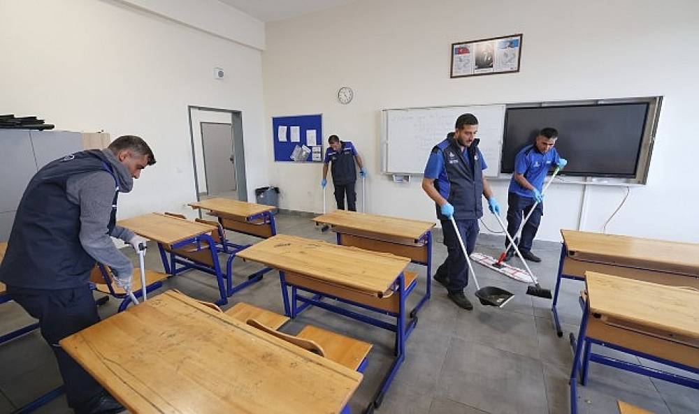 İstanbul Büyükşehir Belediyesi (İBB), öğrencilerin temiz ve sağlıklı bir ortamda eğitim görmelerine destek sağlamak amacıyla “İBB Temiz Okul Projesini başlattı