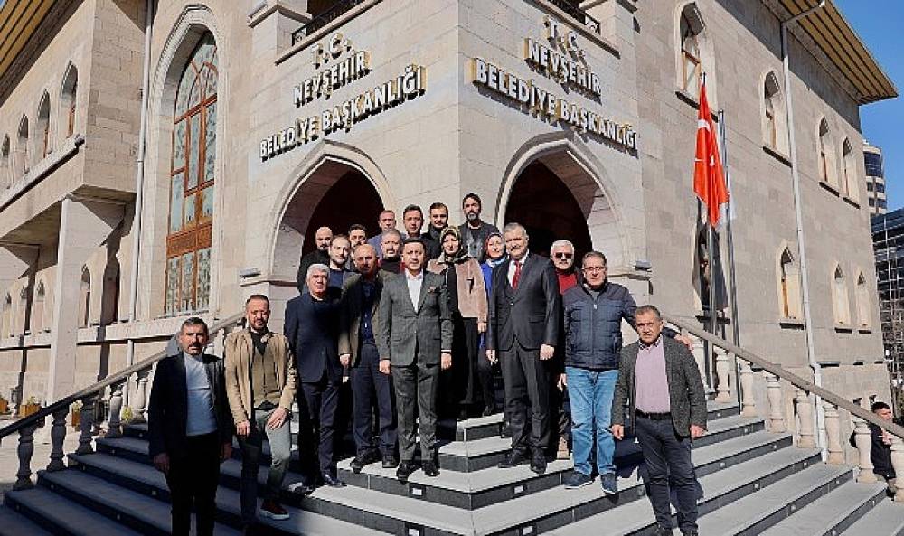 MHP Yöneticilerinden Belediye Başkanı Arı'ya Ziyaret